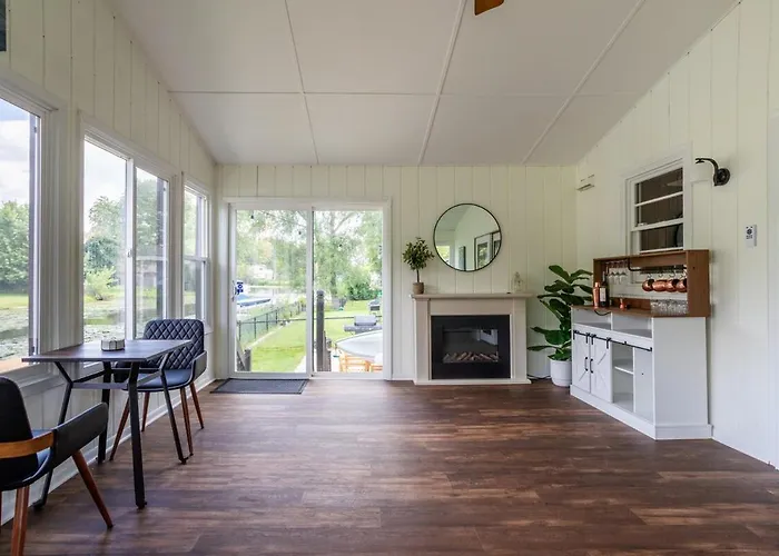 Entire On The Water, 2 Kayaks, Game Room, Firepit, Bbq Grill, Netflix Wifi McHenry