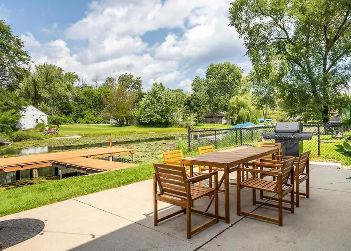 Ferienhaus Entire On The Water, 2 Kayaks, Game Room, Firepit, Bbq Grill, Netflix Wifi McHenry